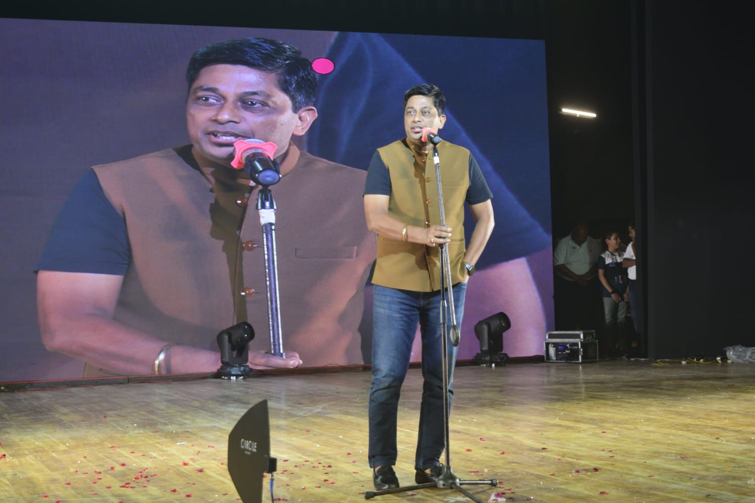 मुकेश गौतम जी का प्रदर्शन 7